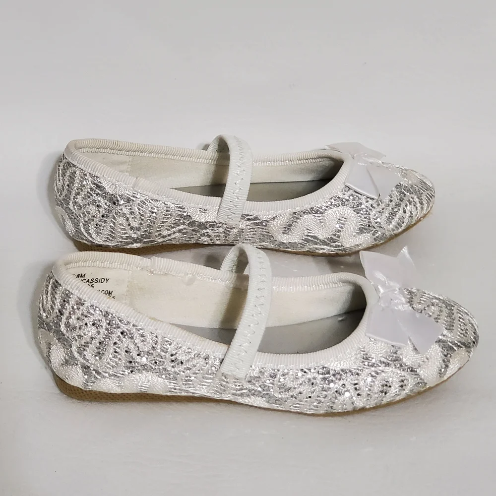 Trinkets Silver Lace Kids Dress Shoes with Bow